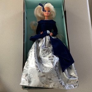 Barbie winter velvet by Avon 1995